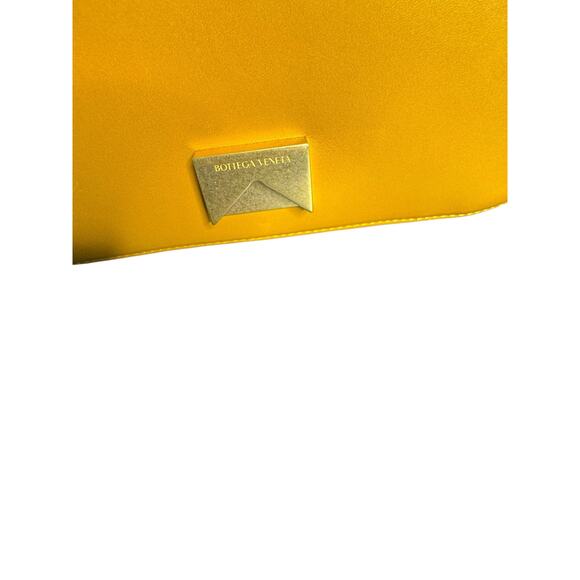 Bottega Veneta Mount Envelope Calfskin Bag in Cob - Picture 12 of 16